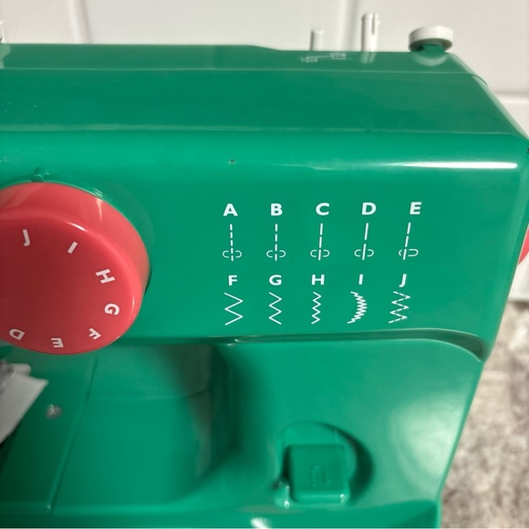 Janome New Home Rare Watermelon Model 525B Sewing Machine Works Great! W/ Extras - Picture 5 of 16